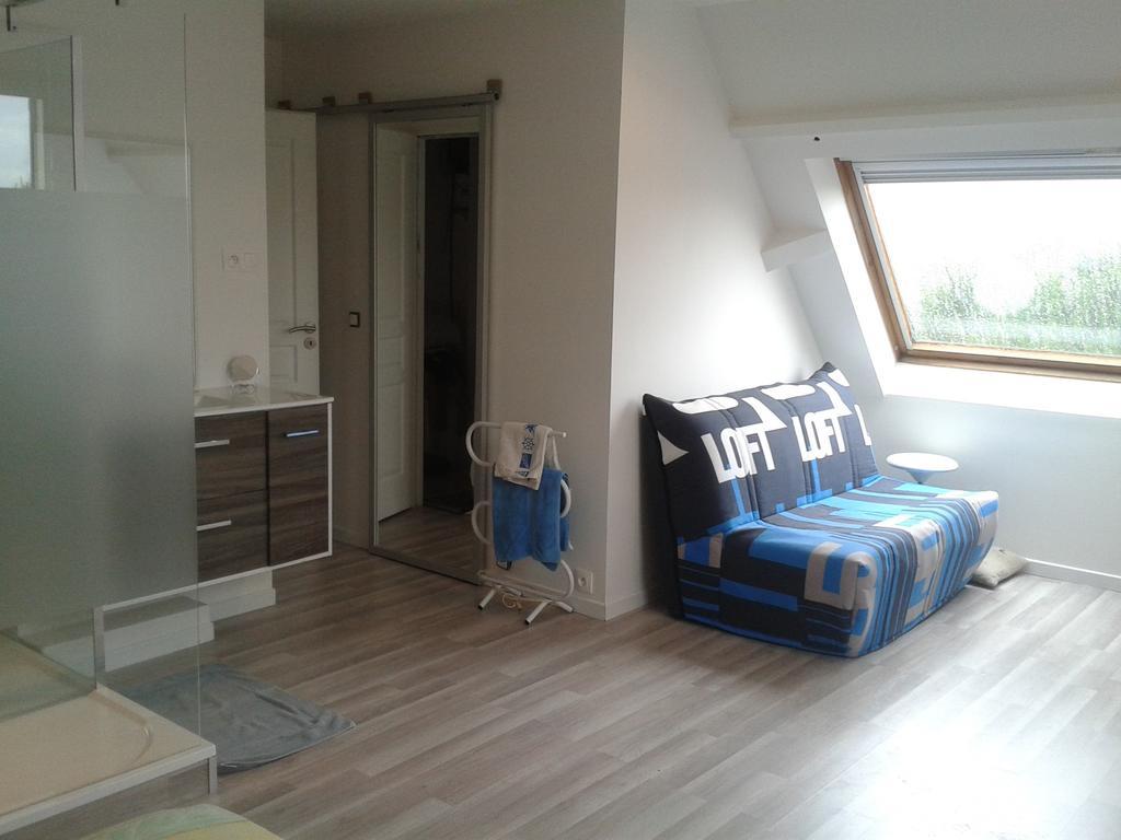 Chambres D'Hotes Poirier Bazin Montry Habitación foto