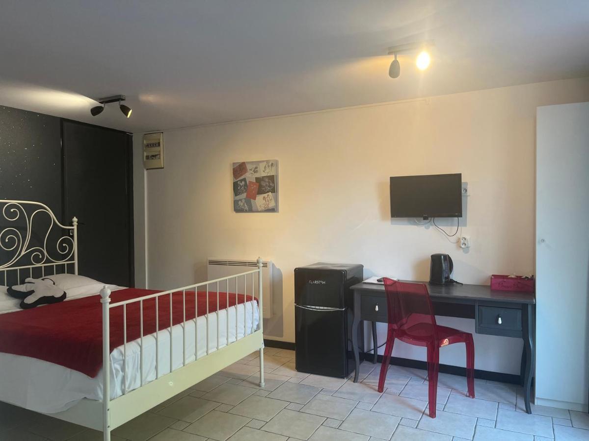 Chambres D'Hotes Poirier Bazin Montry Exterior foto