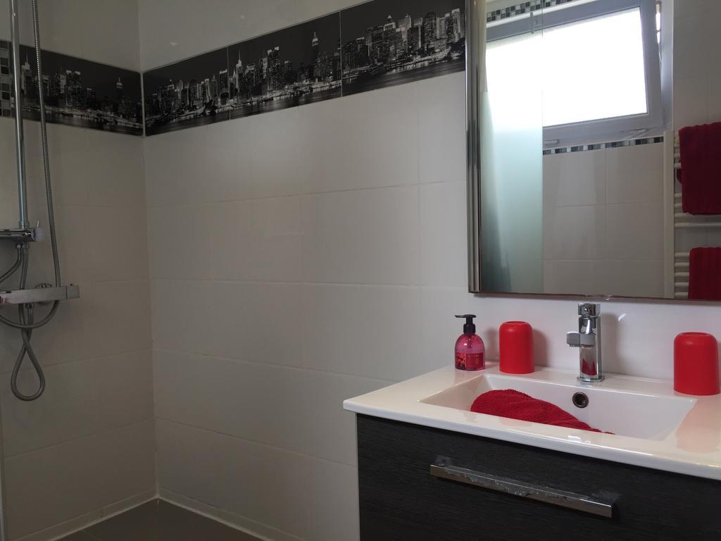 Chambres D'Hotes Poirier Bazin Montry Exterior foto