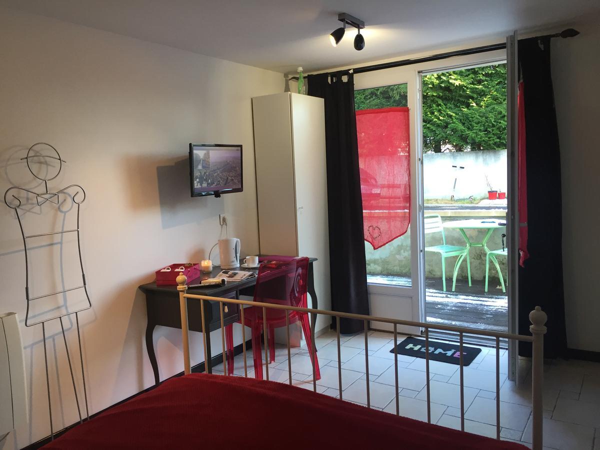 Chambres D'Hotes Poirier Bazin Montry Exterior foto