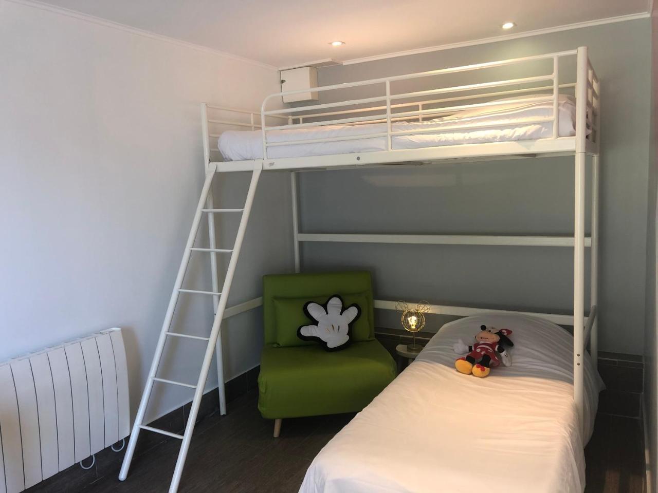 Chambres D'Hotes Poirier Bazin Montry Exterior foto